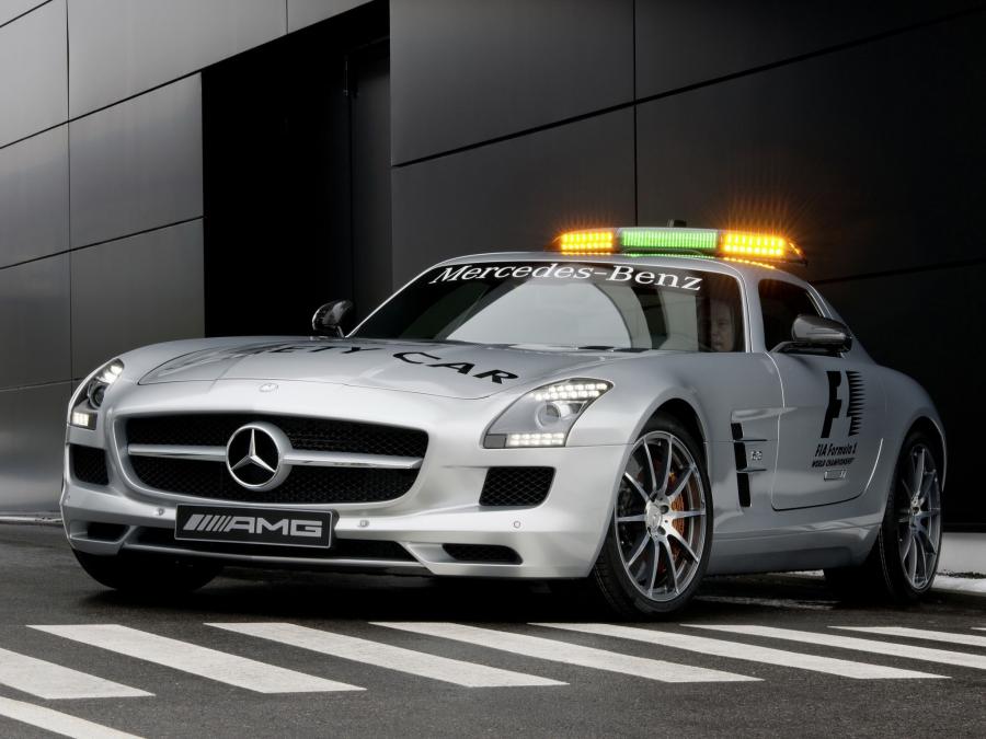  Mercedes-Benz SLS AMG F1 Safety Car 2010 года  (фото 31 из 46)